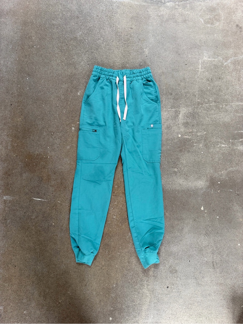 Figs Women’s Scrub Set Catarina Top Size XS Uman Jogger Size XXS/Tall Hydrogreen - Picture 9 of 12